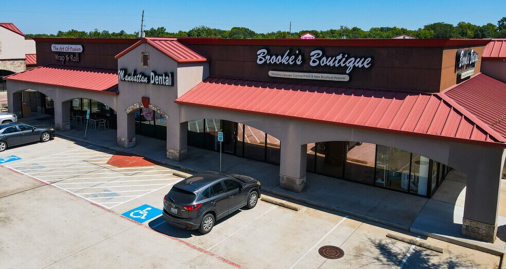 More Photos Of 8201-8209 Broadway St, Pearland Unknown For Lease