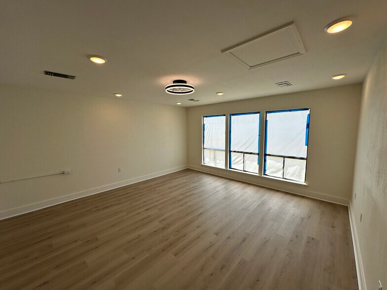 More Photos Of 6851 Palafox St, Pensacola Medical For Sale