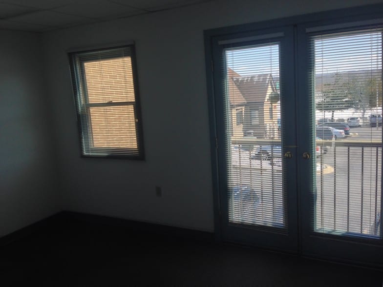 More Photos Of 186 Thomas Johnson Dr, Frederick Unknown For Lease