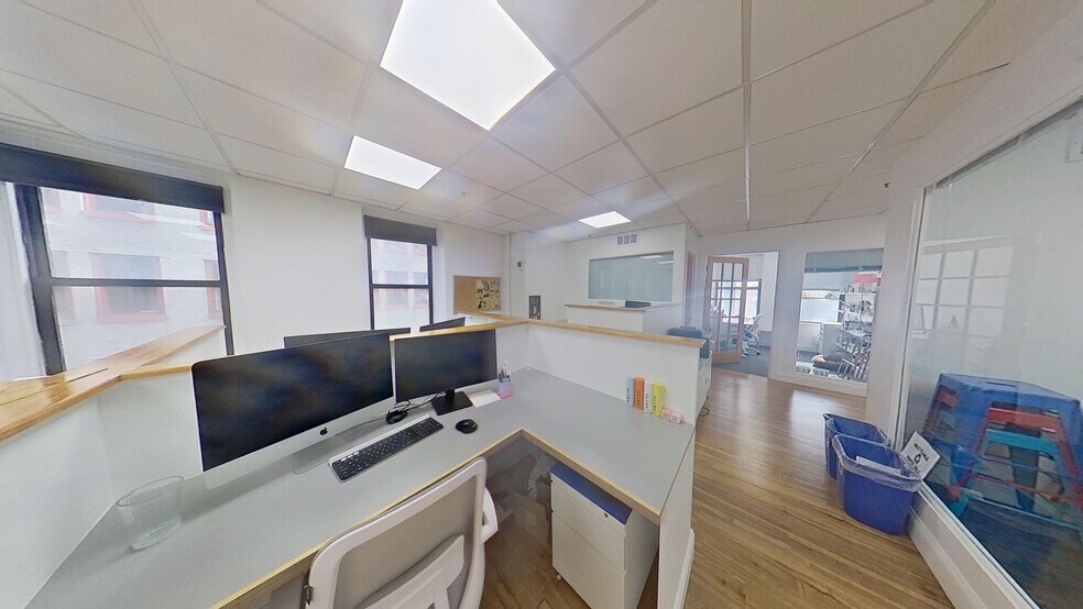 More Photos Of 120 W 31st St, New York Office For Lease