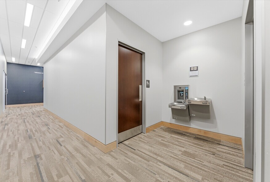 More Photos Of 423 Fortress Blvd, Morgantown Office For Sale