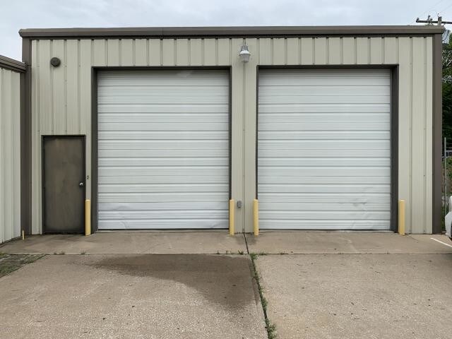 More Photos Of 600 Broadway St, Joplin Warehouse For Sale