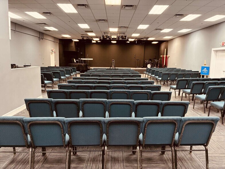 More Photos Of 1100 S Powerline Rd, Deerfield Beach Showroom For Sale