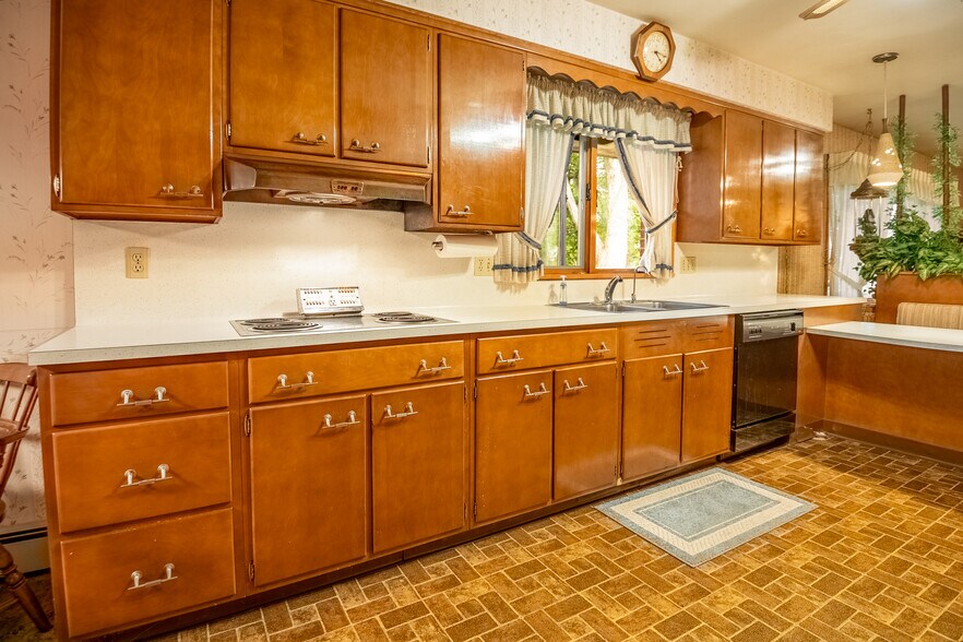 More Photos Of 519 N Hermitage Rd, Hermitage Office Residential For Sale