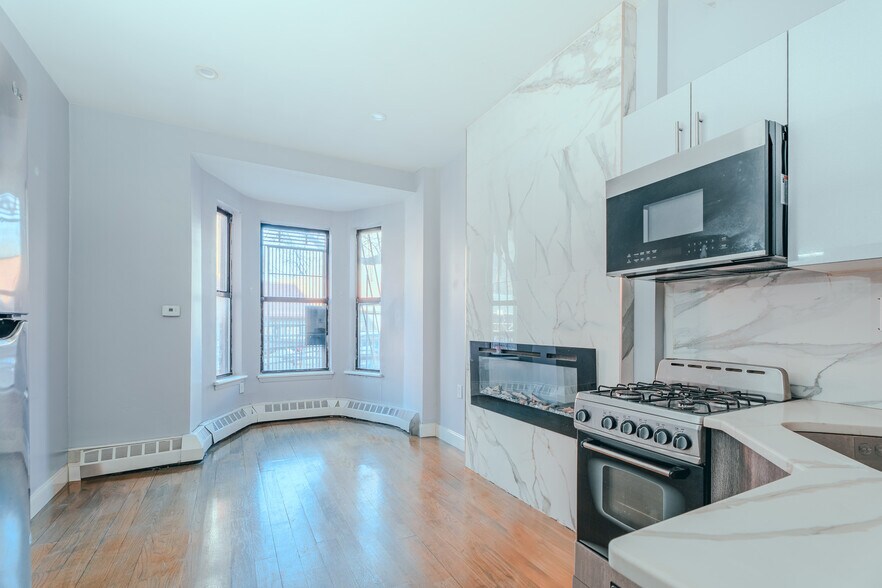 More Photos Of 950-952 Bergen St, Brooklyn Apartments For Sale