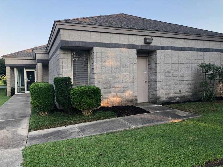 More Photos Of 9506 Hospital Ave, Nassawadox Medical For Sale