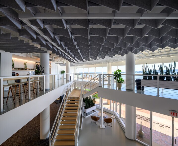 More Photos Of 11 Canal Center Plz, Alexandria Office For Lease