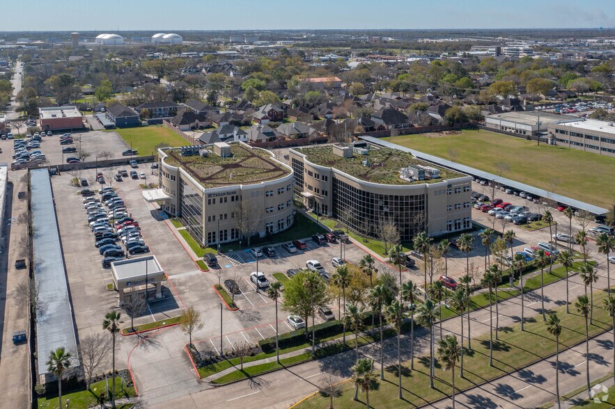 More Photos Of 251 Medical Center Blvd, Webster Medical For Lease