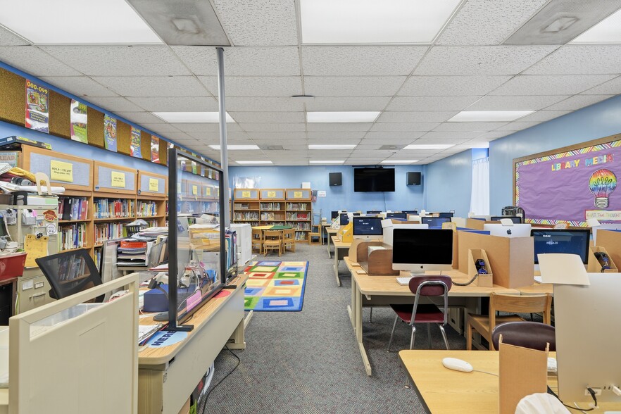 More Photos Of 221 E 12th Ave, Homestead Schools For Lease