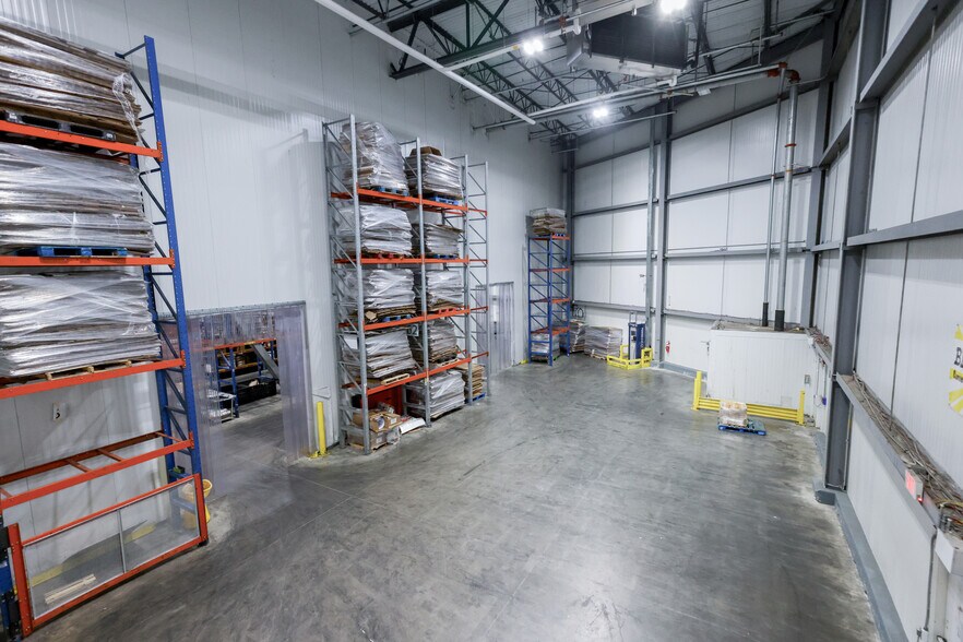 More Photos Of 54 Joseph St, Newark Warehouse For Lease