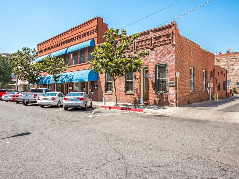 More Photos Of 119 S Church St, Visalia Office For Lease