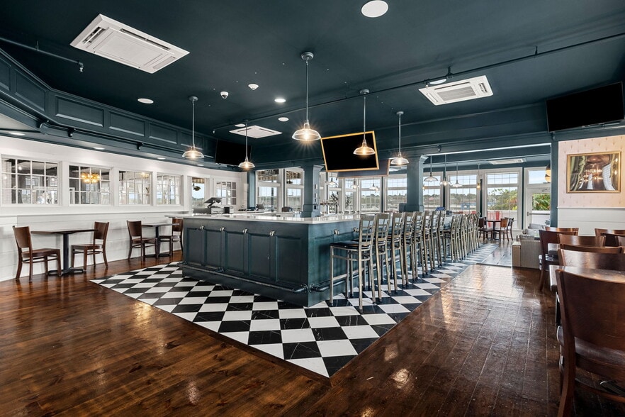 More Photos Of 175 Bridge Rd, Salisbury Hotel For Sale