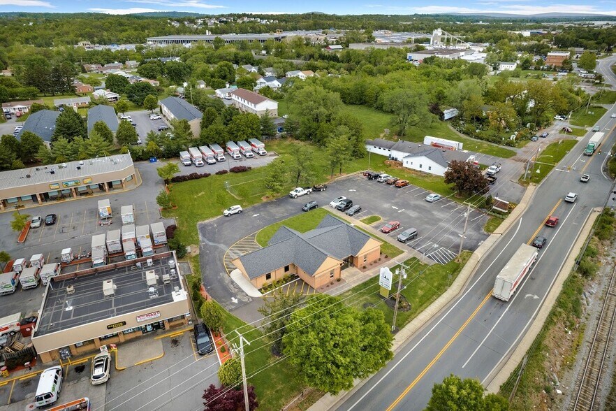 More Photos Of 829 N Loudoun St, Winchester Freestanding For Sale