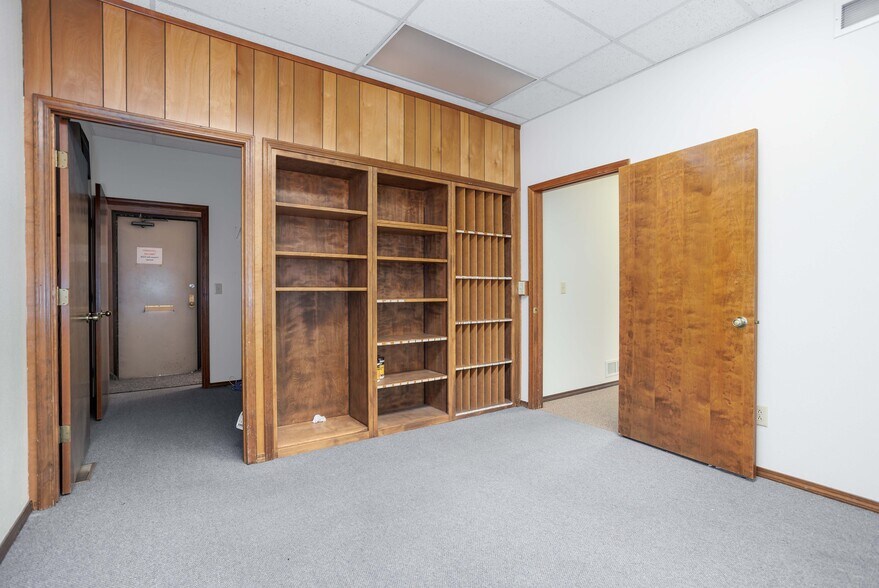 More Photos Of 100 N Fruitland St, Kennewick Office For Lease
