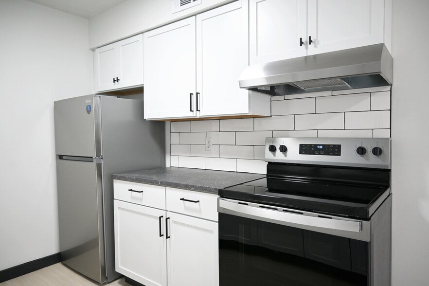 More Photos Of 809 N 121st St, Omaha Apartments For Sale