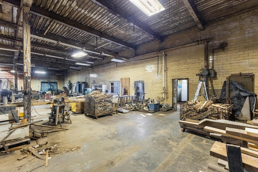 More Photos Of 115 Mill St, Warrenville Manufacturing For Sale