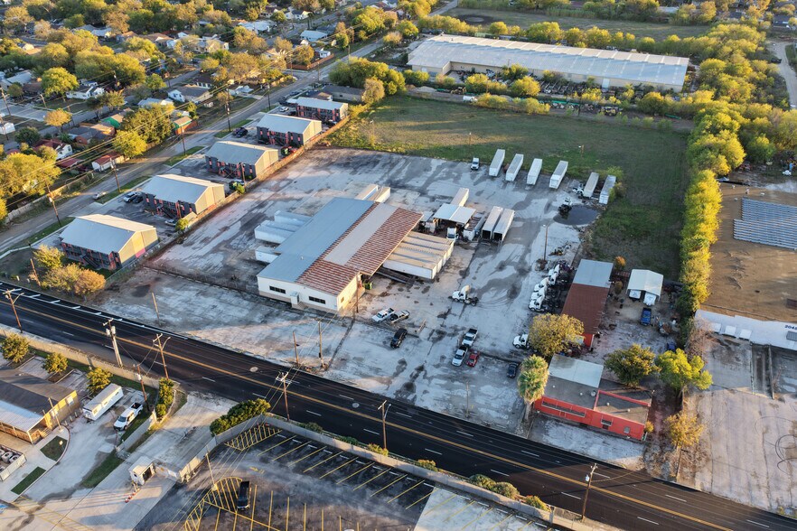 More Photos Of 2026 W Malone Ave, San Antonio Warehouse For Lease