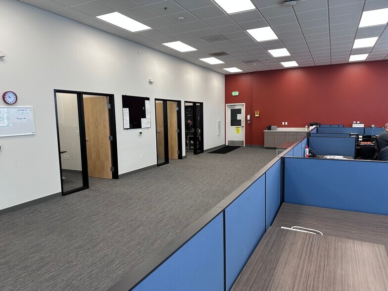 More Photos Of 106 SE 223rd Ave, Gresham Warehouse For Lease