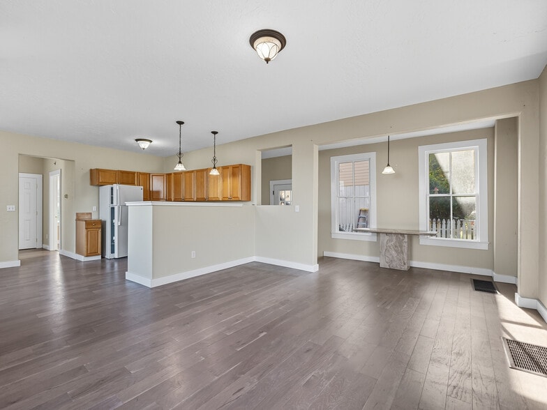 More Photos Of 686 29th St, Astoria Multifamily For Sale