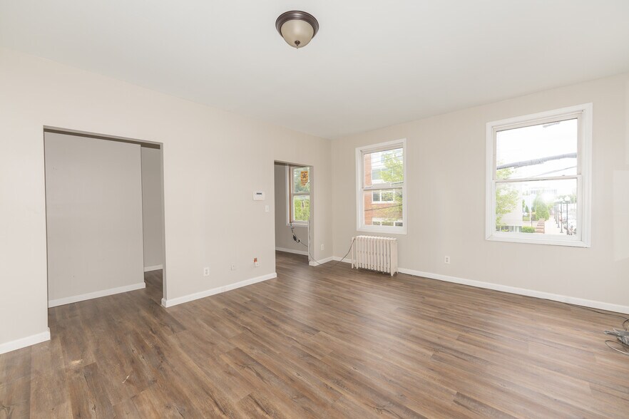 More Photos Of 117 N Lake Ave, Albany Storefront Retail Residential For Sale