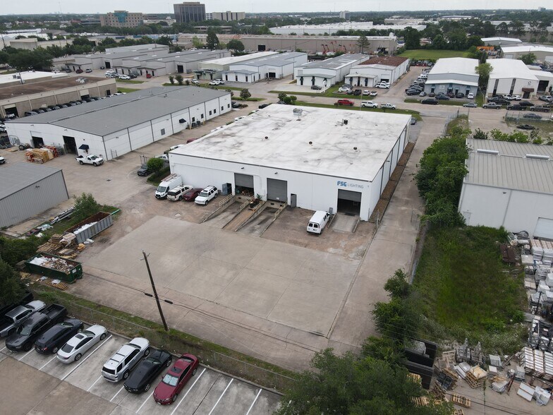 More Photos Of 5091 Steadmont Dr, Houston Industrial For Lease