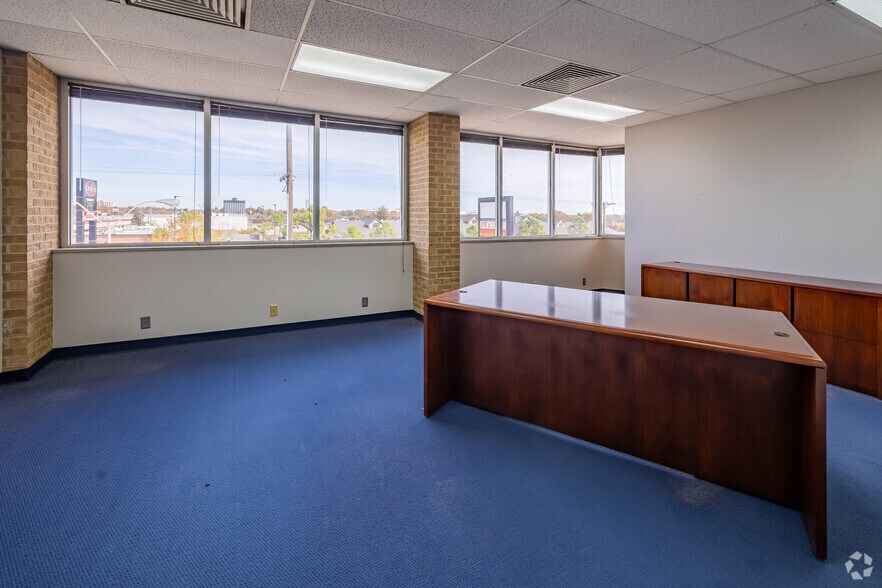 More Photos Of 6000 S Western Ave, Oklahoma City Office For Lease