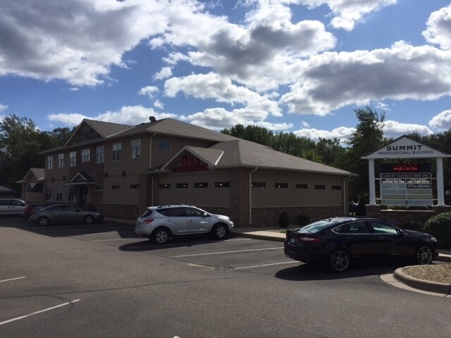 More Photos Of 913 Manor Dr NE, Spring Lake Park Office For Lease