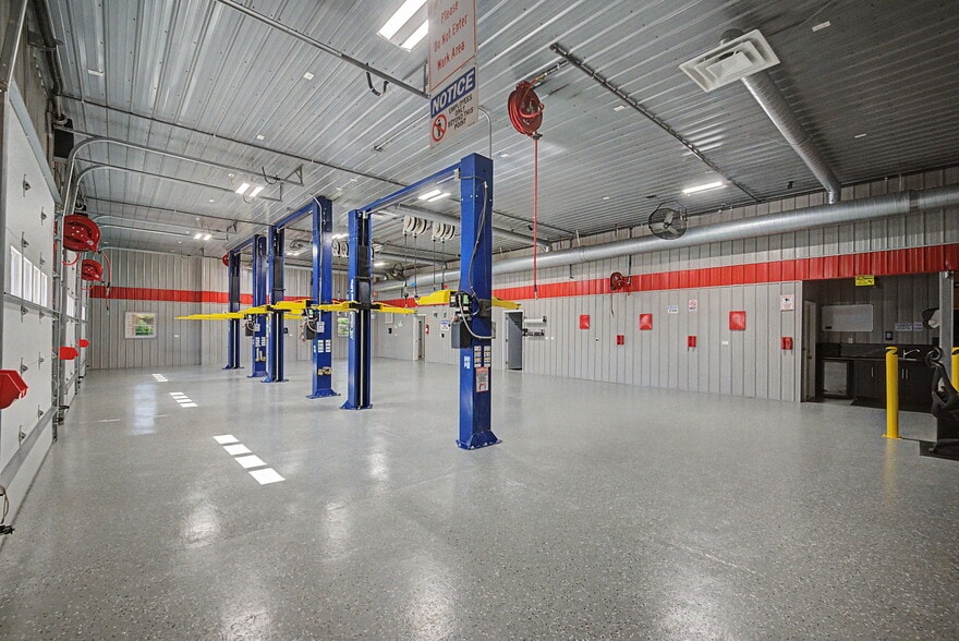 More Photos Of 212 N Lincoln Rd, Rockville General Retail For Sale