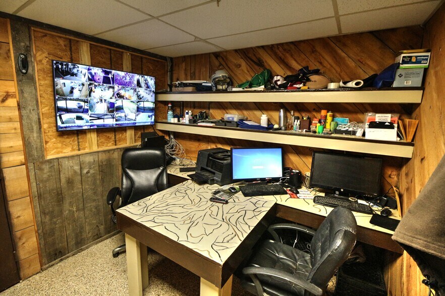 More Photos Of 1704 E Hwy 70, Kingston Bar For Sale