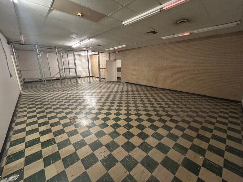 More Photos Of 2800 Gilbert Ave, Cincinnati Office For Sale