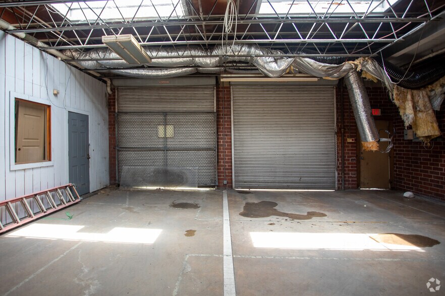 More Photos Of 925 N Ocean St, Jacksonville Manufacturing For Sale