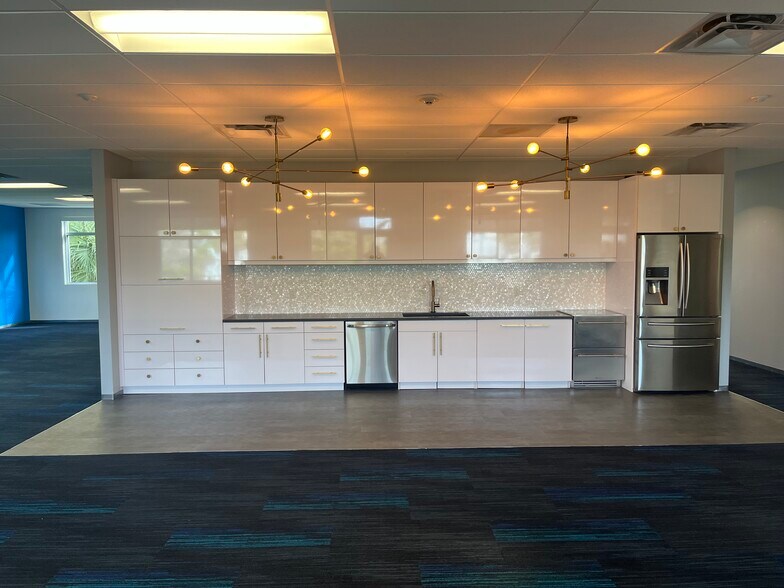 More Photos Of 260 SW Natura Ave, Deerfield Beach Office For Sale