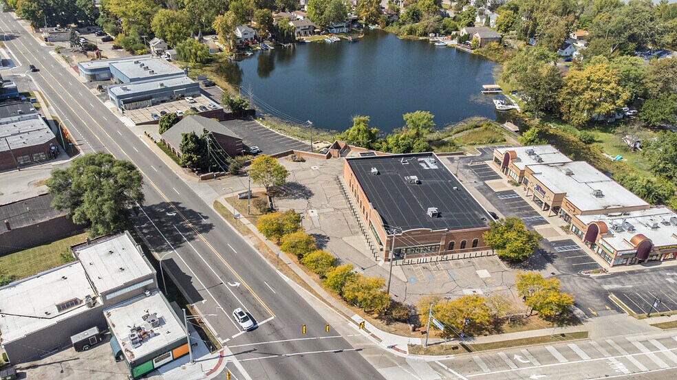 More Photos Of 3000 Orchard Lake Rd, Keego Harbor Drugstore For Lease