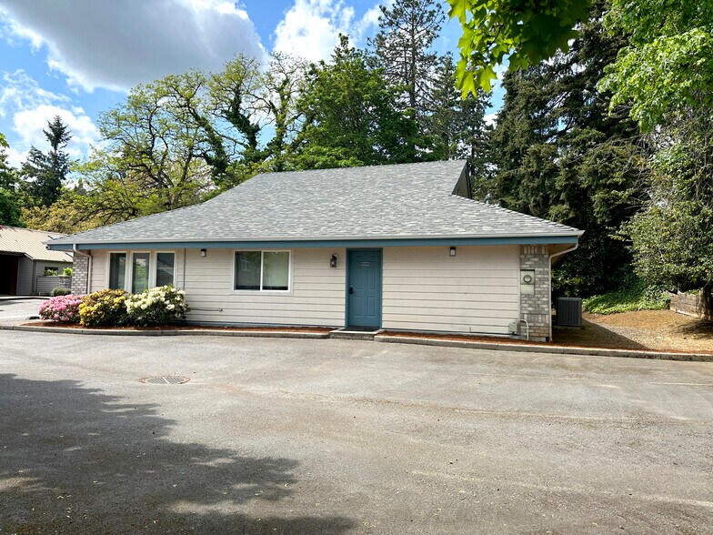 More Photos Of 3265 Liberty Rd S, Salem Office For Sale