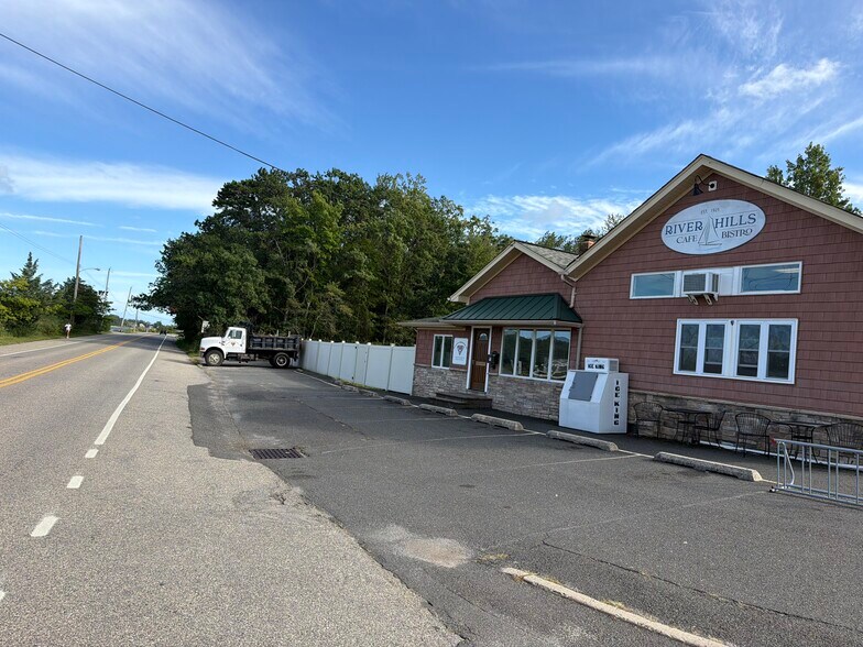 More Photos Of 1 S Riverside Dr, Neptune Convenience Store For Sale