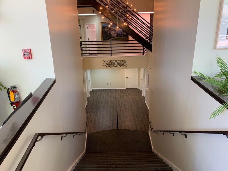 More Photos Of 18 S Pack Sq, Asheville Office For Lease