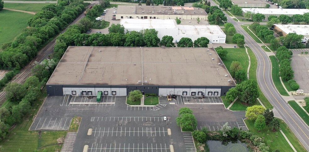 More Photos Of 10901 Hampshire Ave S, Bloomington Warehouse For Lease