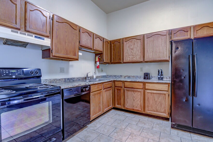 More Photos Of 100 W High St, Oxford Storefront Retail Residential For Sale