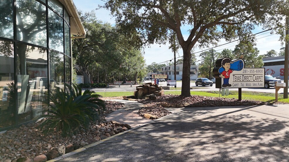 More Photos Of 18002 Kuykendahl Rd, Spring Showroom For Lease