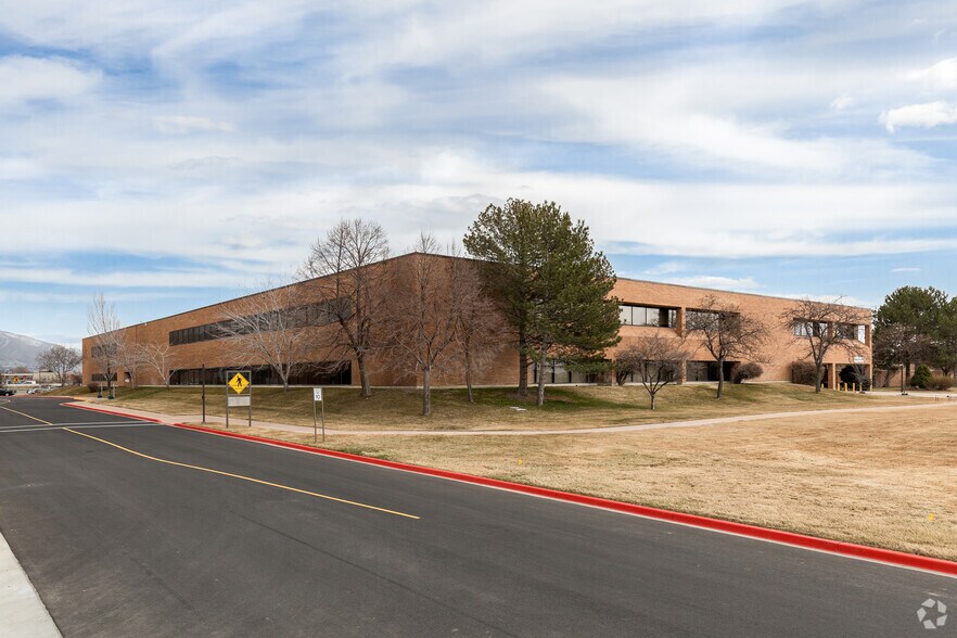 More Photos Of 480 N 2200 W, Salt Lake City Office For Lease