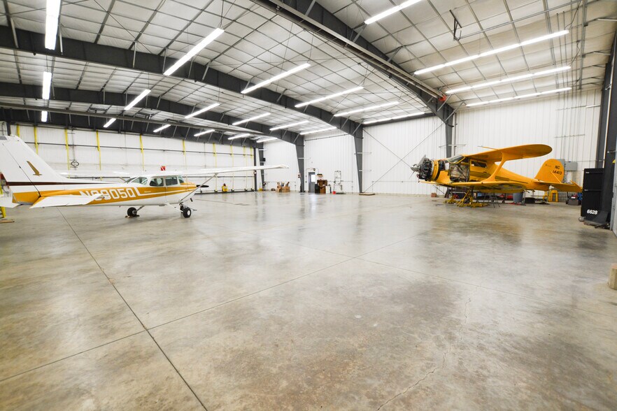 More Photos Of 113 Gulf Stream dr, Lewistown Service For Sale