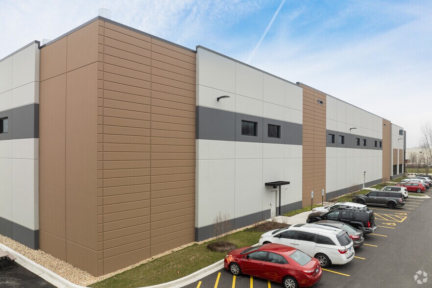 More Photos Of 1400 Rose Rd, Lake Zurich Manufacturing For Lease