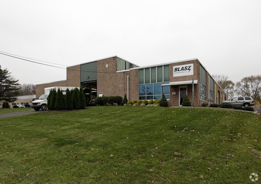 More Photos Of 834 Pennsylvania Blvd, Feasterville Trevose Warehouse For Lease
