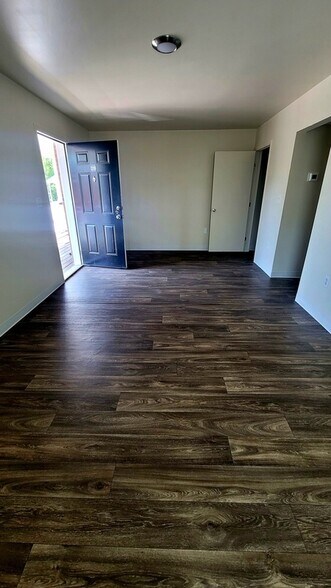 More Photos Of 1121 Stainback St, Petersburg Apartments For Sale