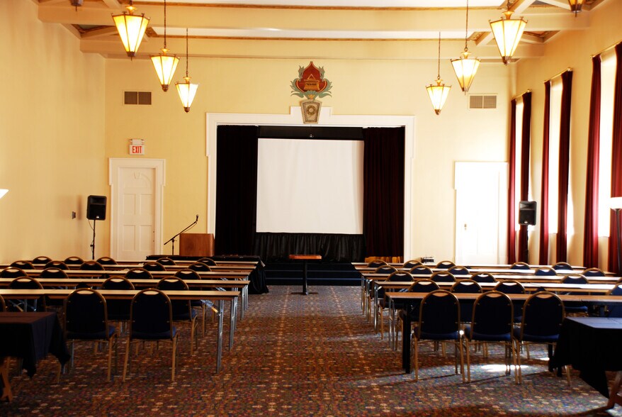 More Photos Of 32 N 4th St, Columbus Office For Sale