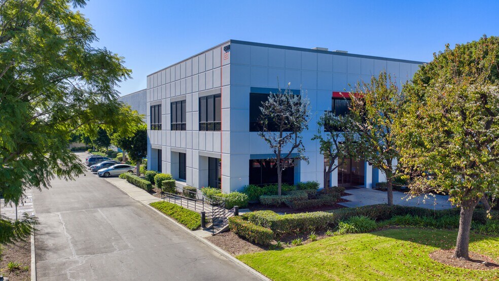 More Photos Of 6311 Knott Ave, Buena Park Warehouse For Lease