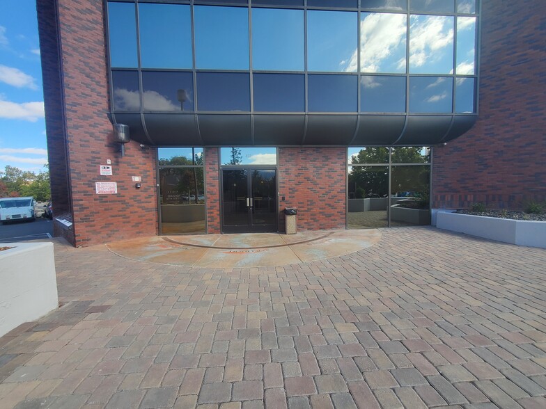 More Photos Of 401 Ryland St, Reno Office For Lease