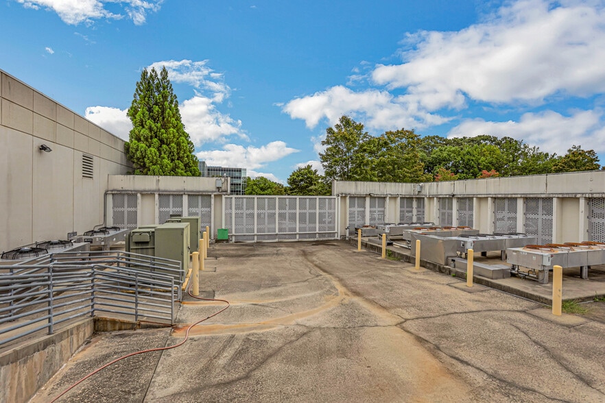 More Photos Of 12515 Innovation Way, Alpharetta Industrial For Sale