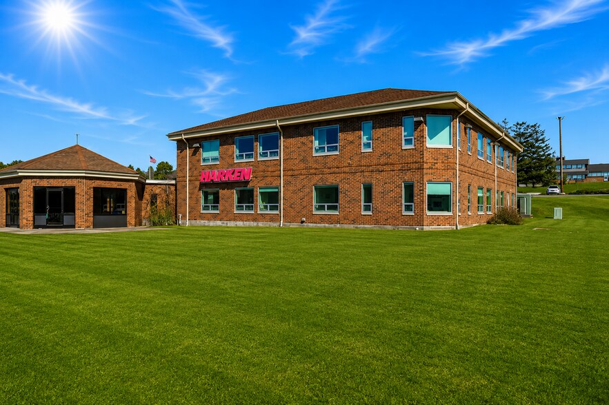 More Photos Of 19 John Clarke Rd, Middletown Office For Sale