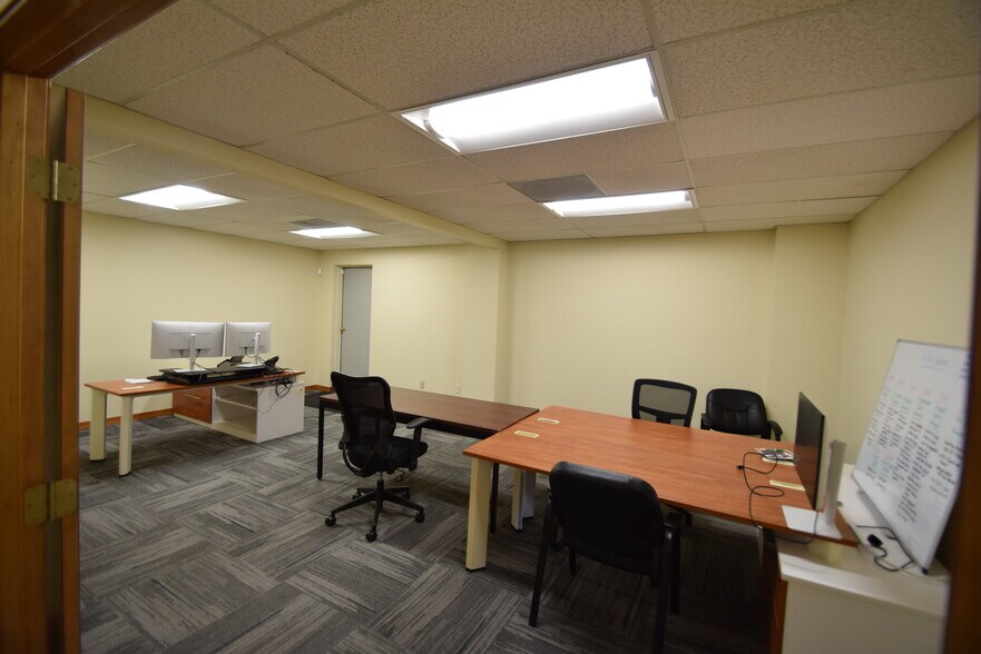 More Photos Of 888 NW Hill St, Bend Office For Lease
